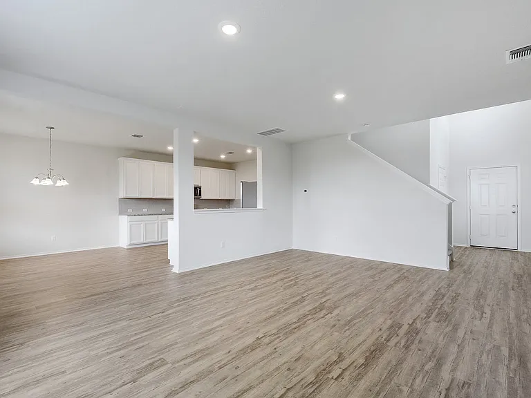121 Nettletree Dr — Photo 6