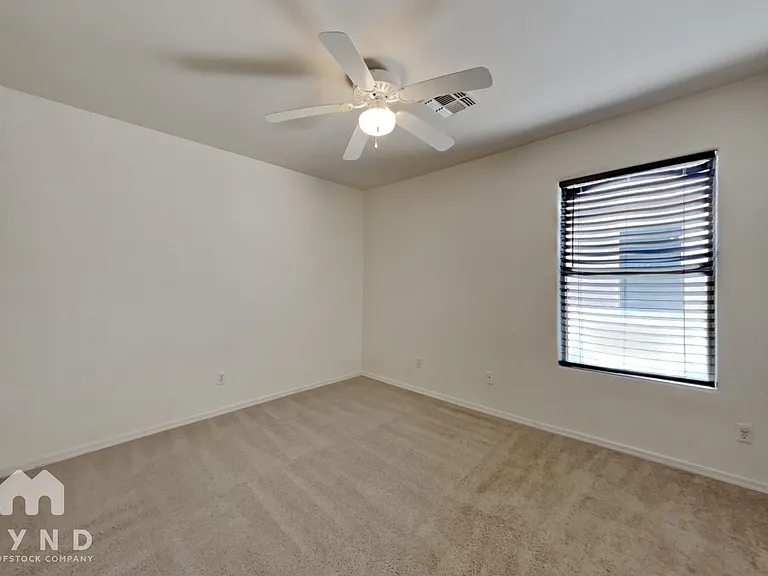 1886 E Cowboy Cove Trl — Photo 10