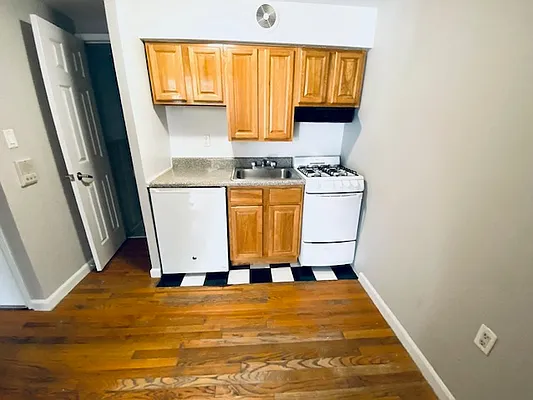 Rented by Highline Residential | media 8