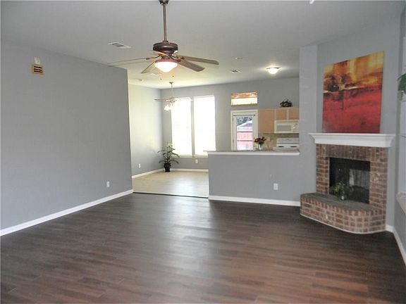2nd image of 505 Port Arthur Dr