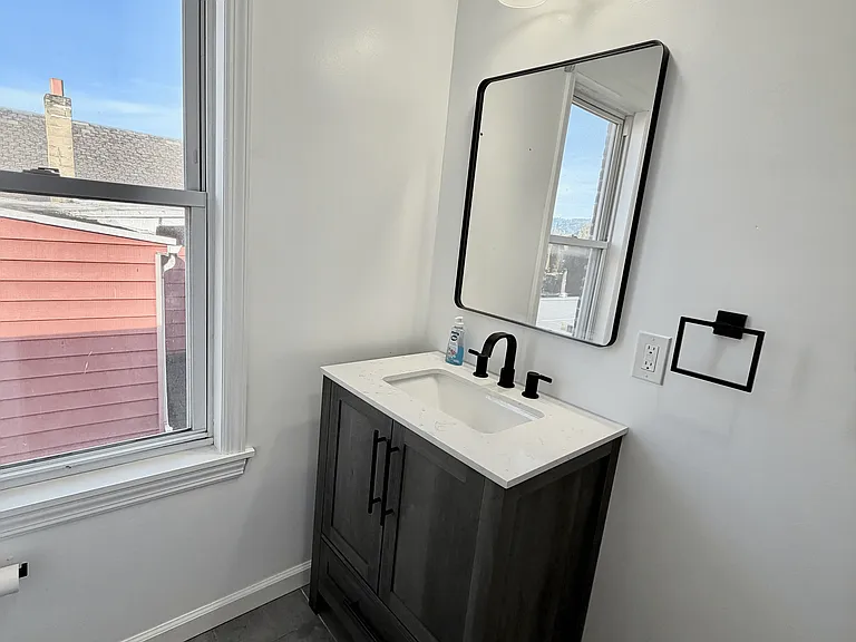 191 Hudson St #2 — Photo 7