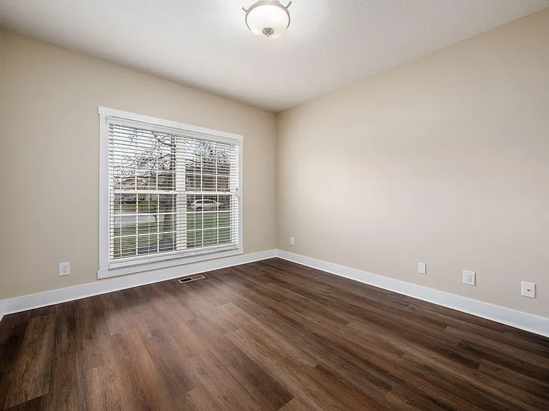 7302 Claddaugh Ln — Photo 23