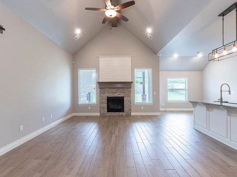 3117 Hunter Crest Dr — Photo 4