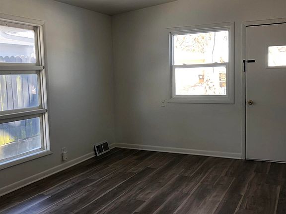 5th image of 1717 Hill St
