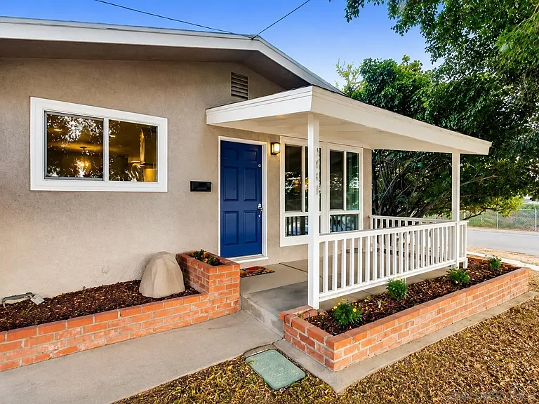 3609 Nassau Dr — Photo 2