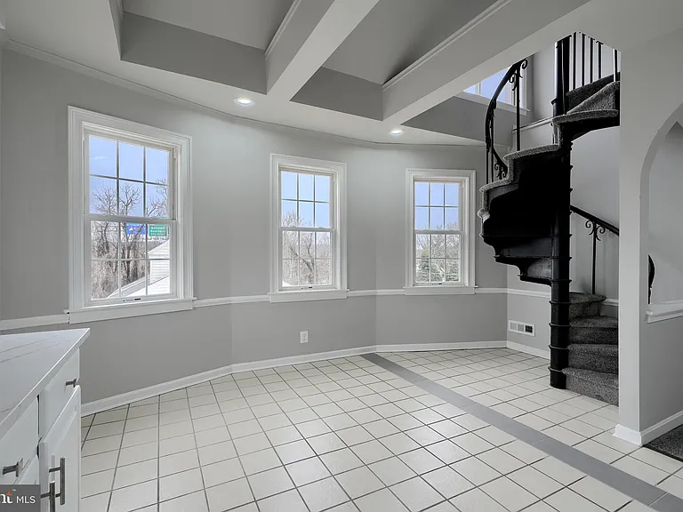 1727 Magnolia Ave — Photo 14