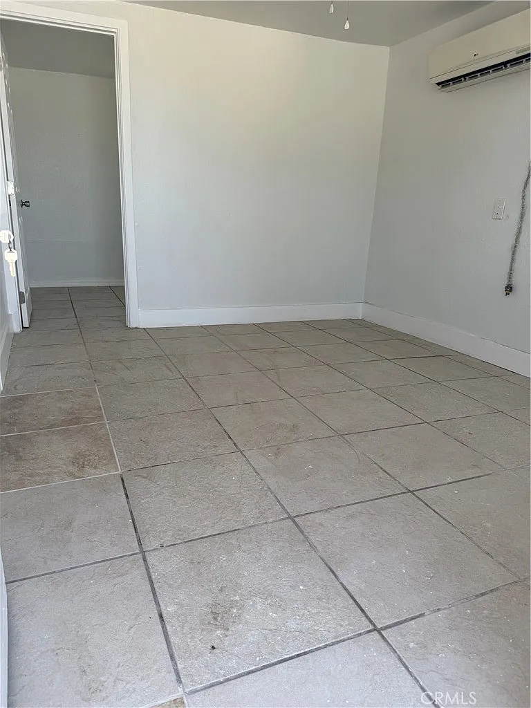 2 bed, 1024 sqft, $2,000 — Photo 2