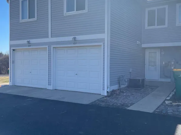 527 Meadow Green Ln, Round Lake Beach, IL 60073