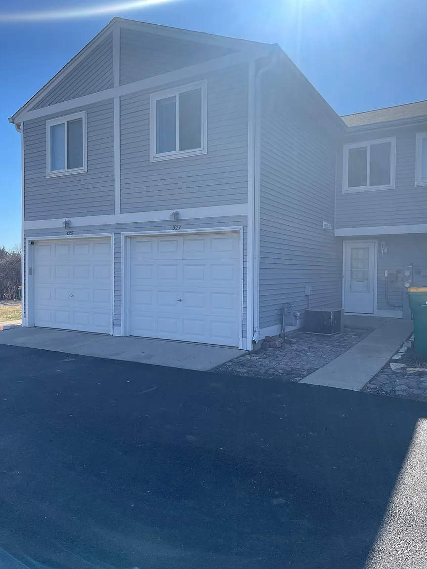 527 Meadow Green Ln photo 1