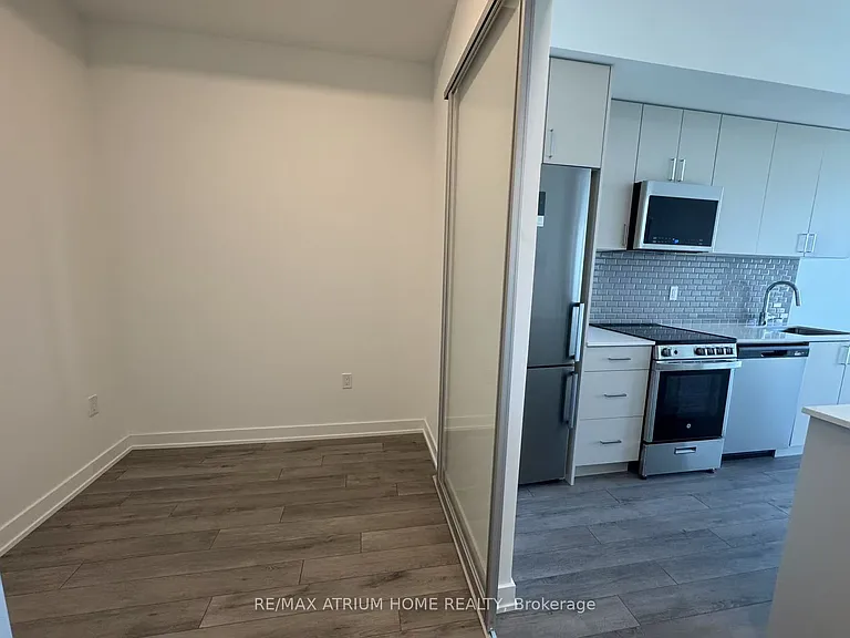 1005 Dundas St E #536 — Photo 3