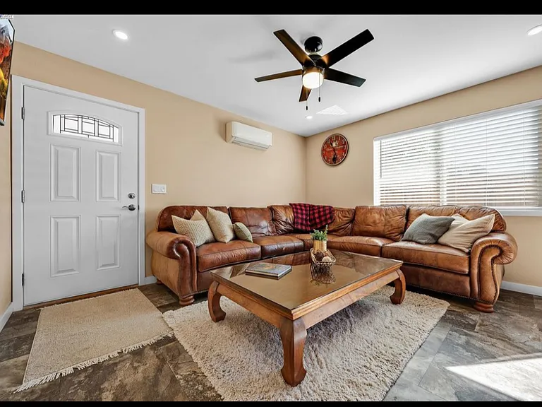 886 Laguna St — Photo 5