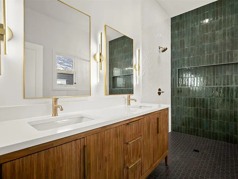 1604 Nickerson St — Photo 14