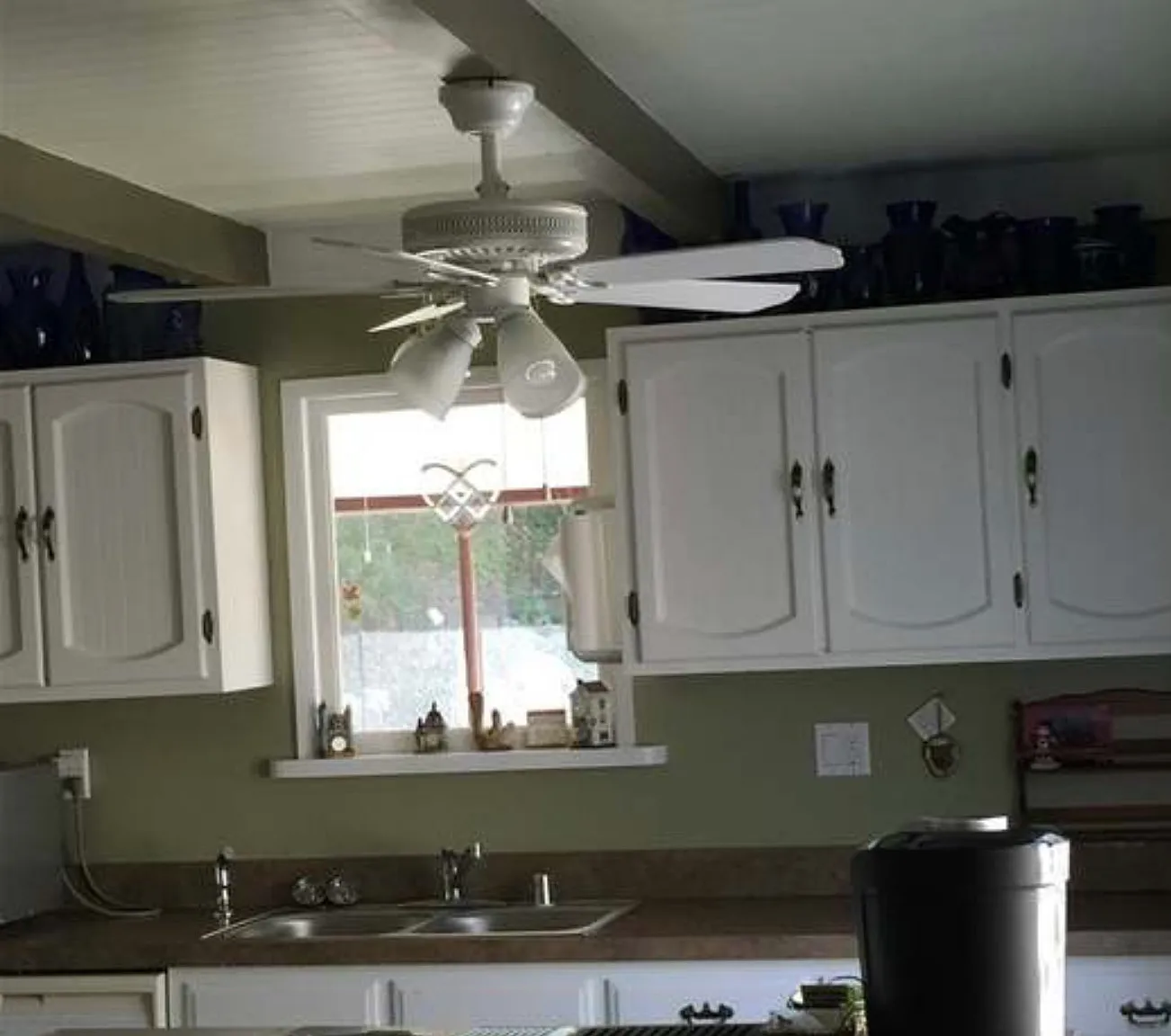 3 bed, 1.5 bath, 1488 sqft, $2,390 — Photo 3