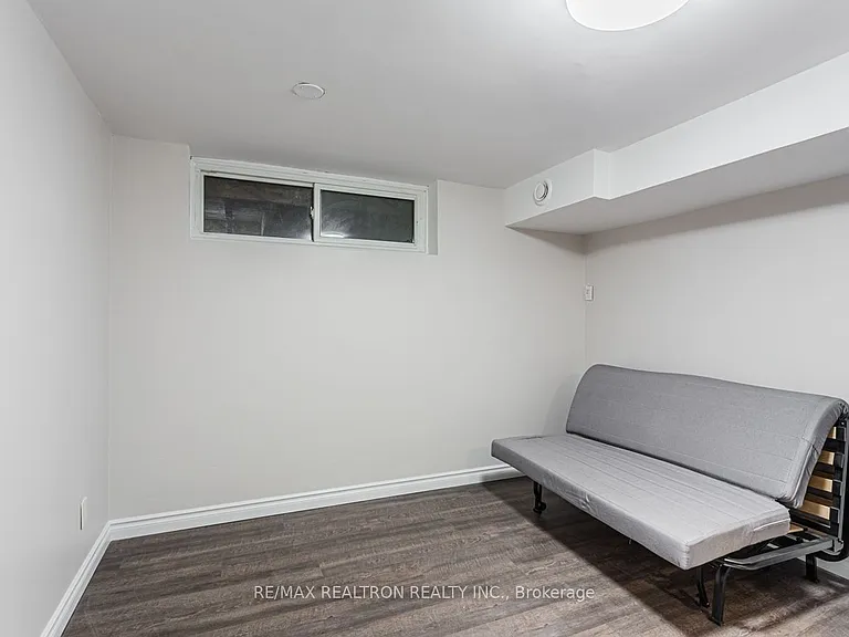 72 B Dunning Ave — Photo 16