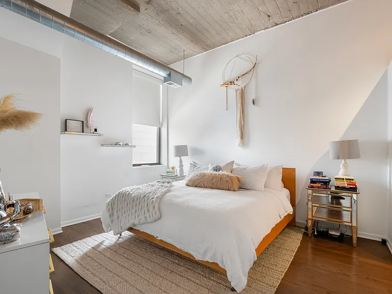758 N Larrabee St #617 — Photo 8