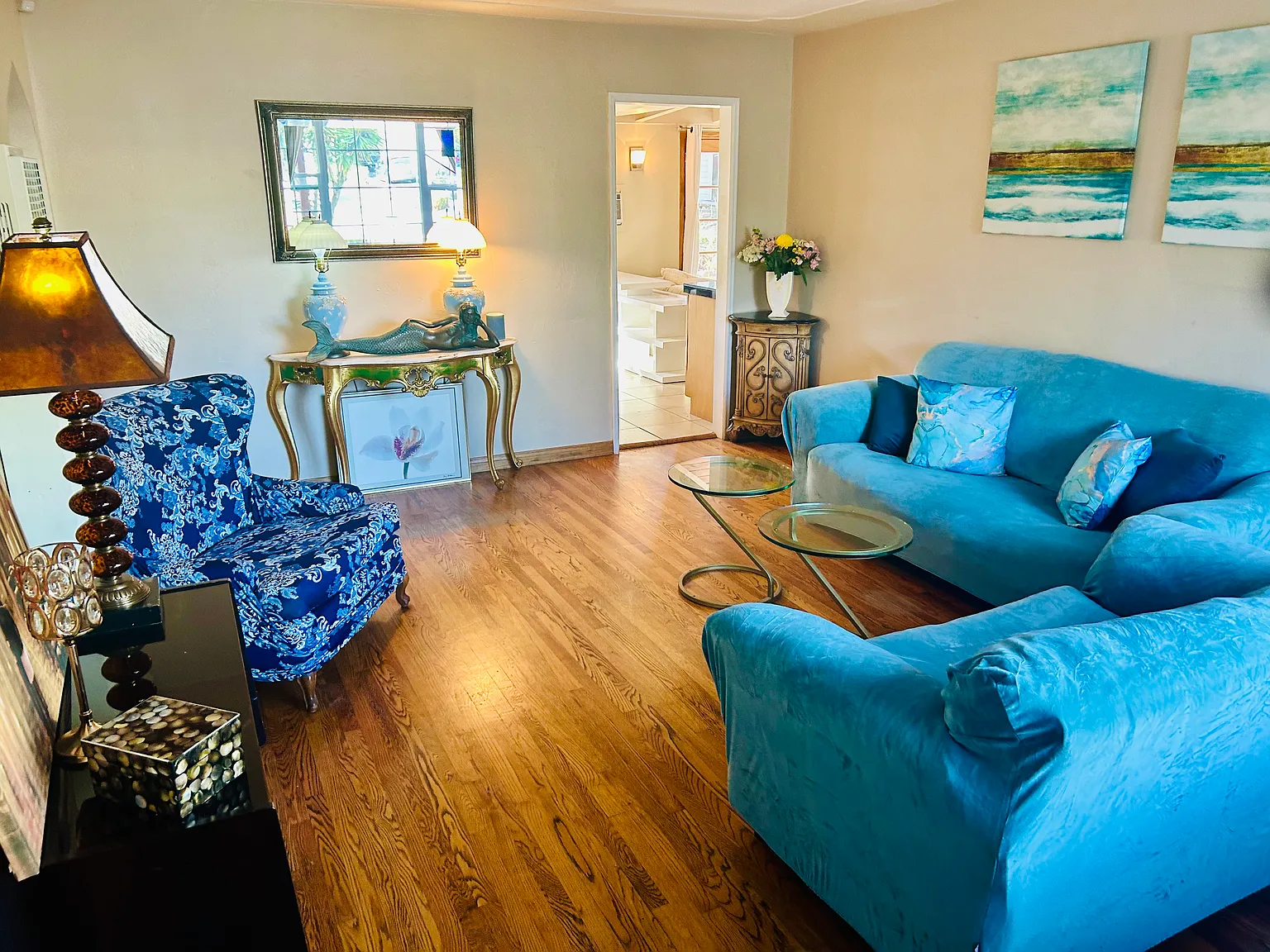 2 bed, 1048 sqft, $3,700 — Photo 3