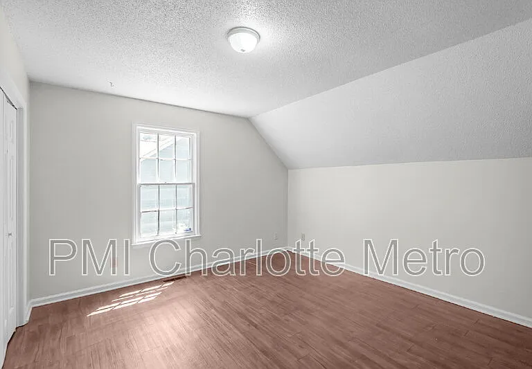 10800 Whittersham Dr — Photo 20