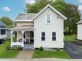 6 Cottage Pl, Glens Falls, NY 12801