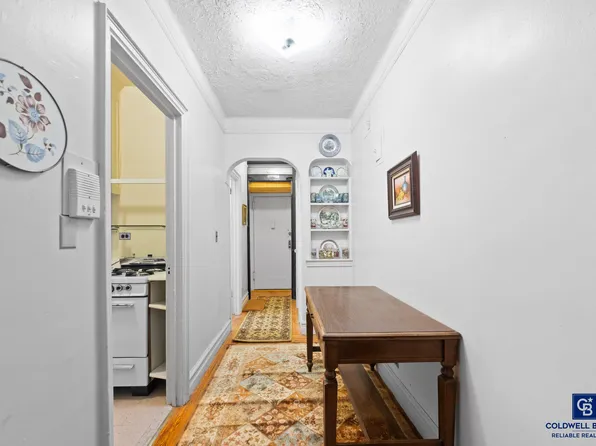 3000 Valentine Avenue image 5 of 9