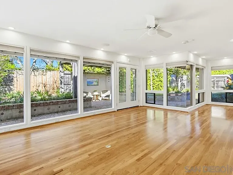8635 Cliffridge Ave — Photo 14