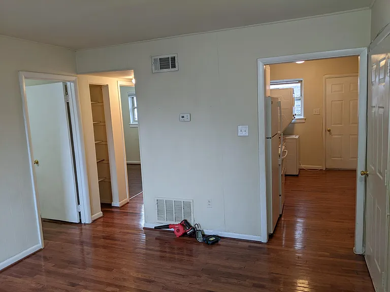 1421 W Clay St #4 — Photo 6