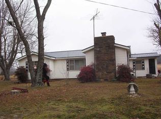 17496 E Black Oak Rd, Fayetteville, AR 72701