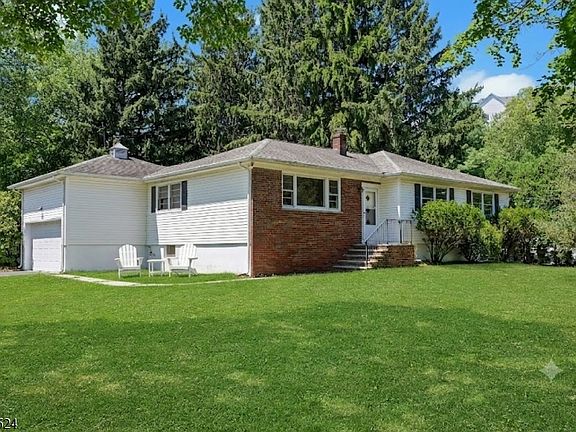 2nd image of 7 Mary Ave