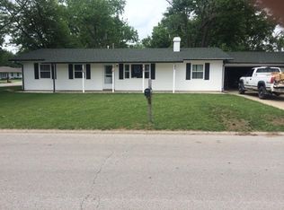 1221 Holiday Dr, Champaign, IL 61821