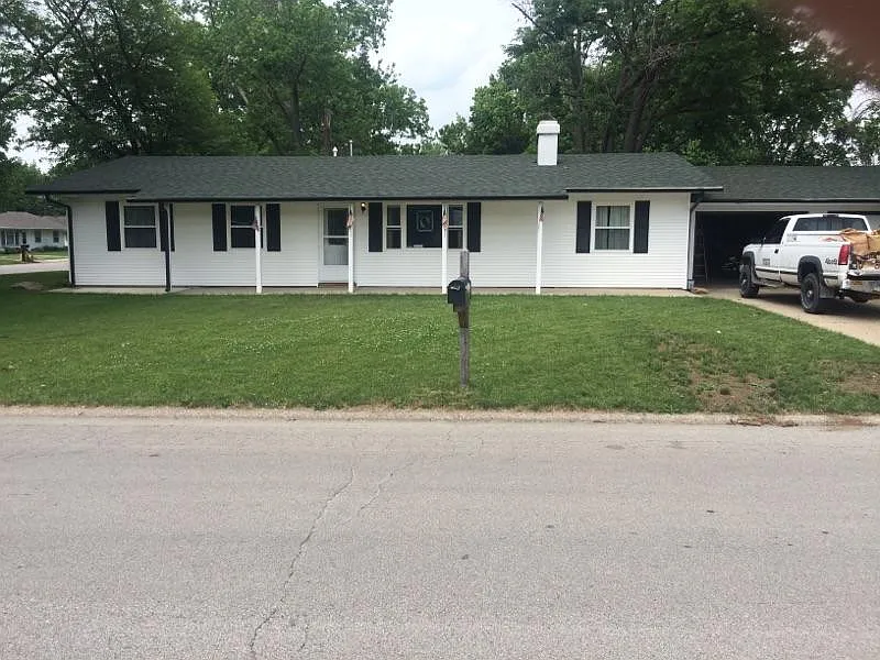 1221 Holiday Dr photo 1