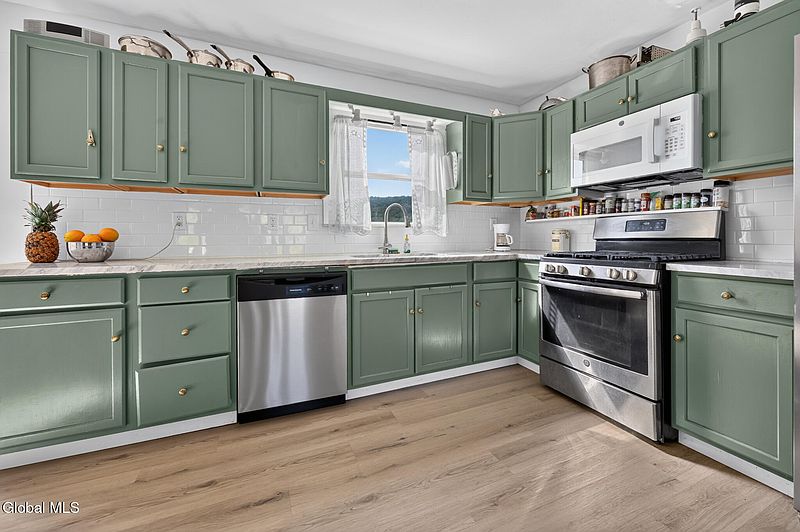 5th image of 897 W Richmondville Road
