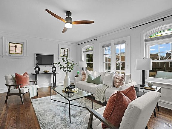 4th image of 5613 Rhodes Ave
