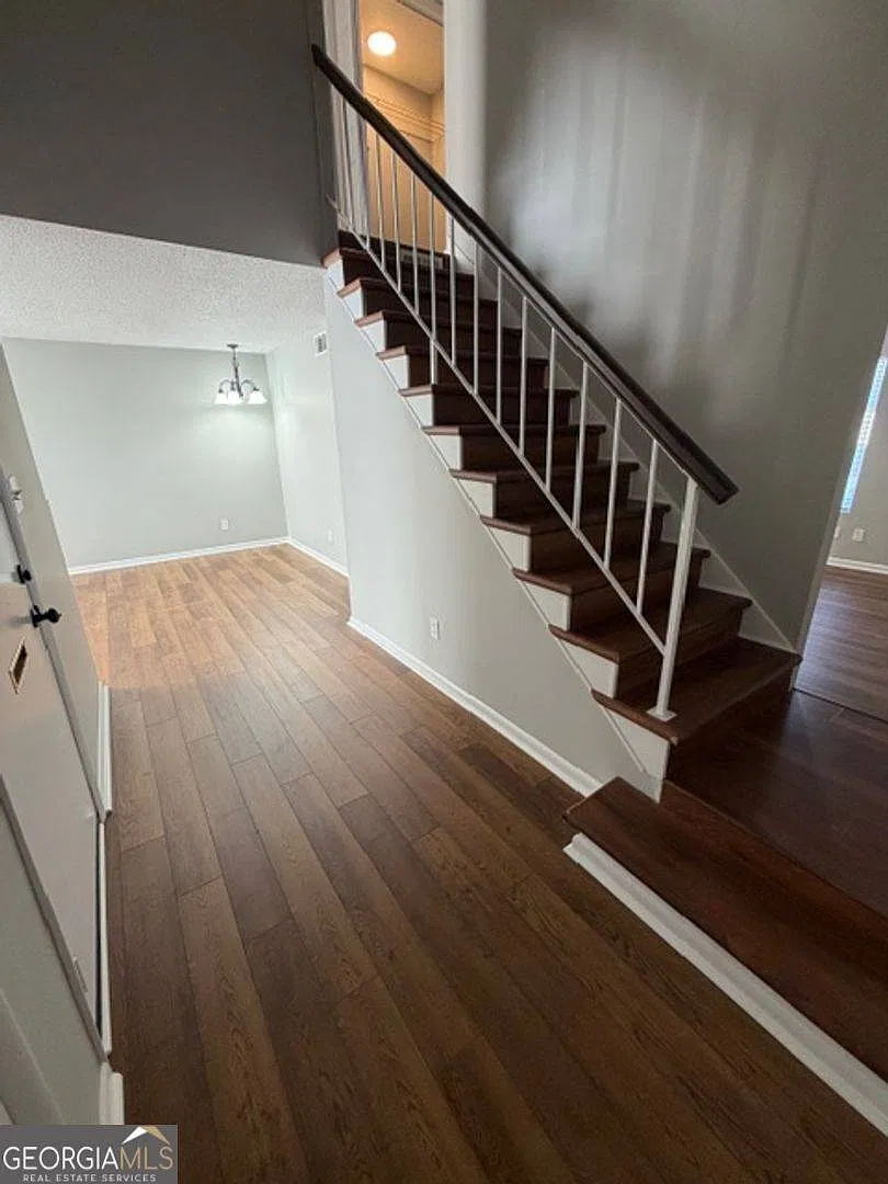 3 bed, 1.5 bath, 1318 sqft, $1,450 — Photo 4