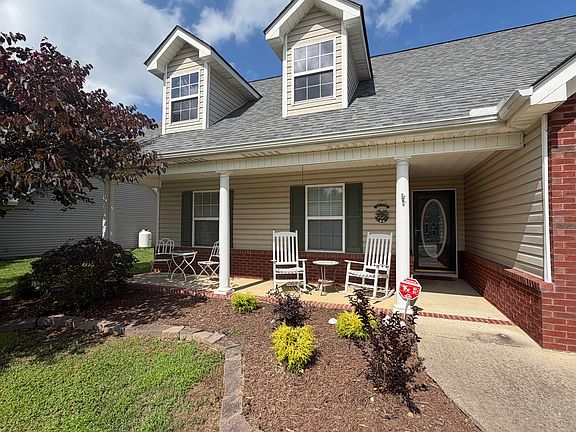 3rd image of 40 Honeyberry Ln