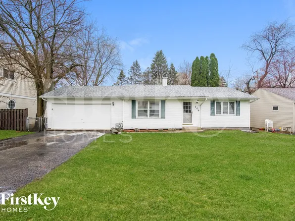 104 E Oak St, Lake In The Hills, IL 60156