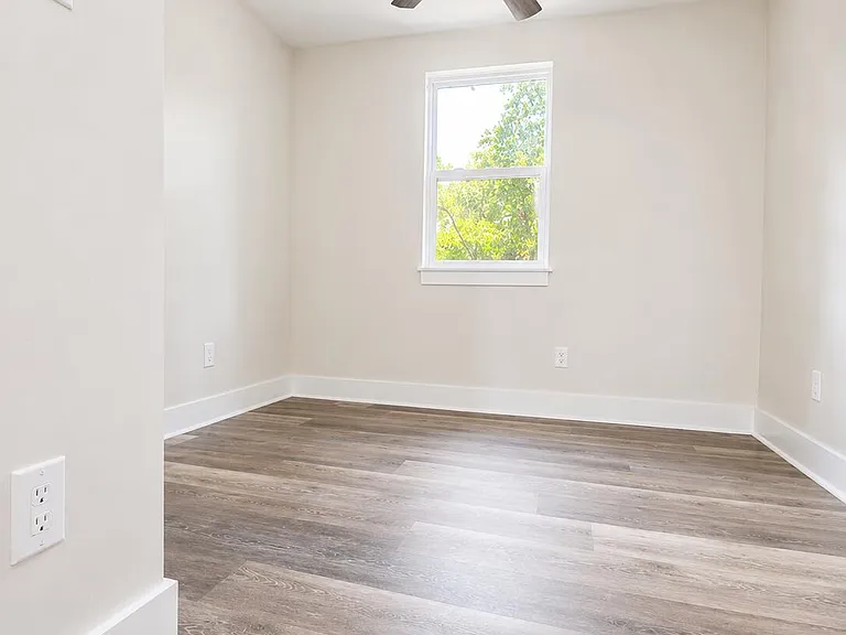 1412 Pocahontas St — Photo 21