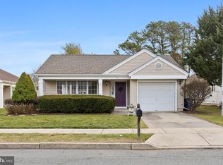 41 Newbury Dr, Southampton, NJ 08088