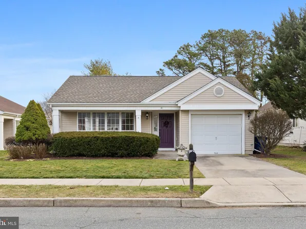 41 Newbury Dr, Southampton, NJ 08088