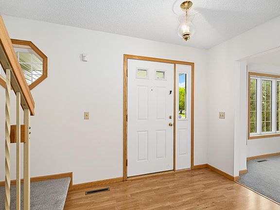 4th image of 676 Falcon Ridge Rd
