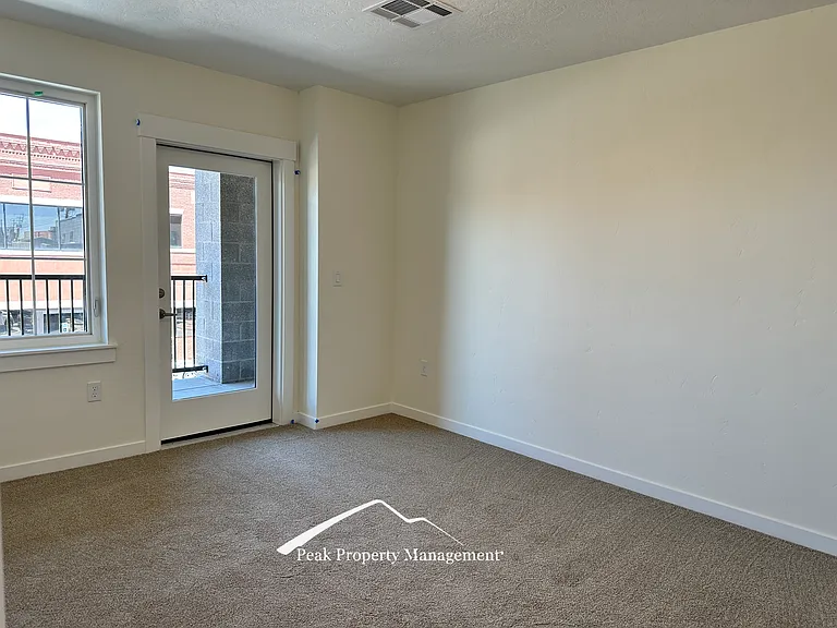 120 12th Ave S #2 — Photo 6