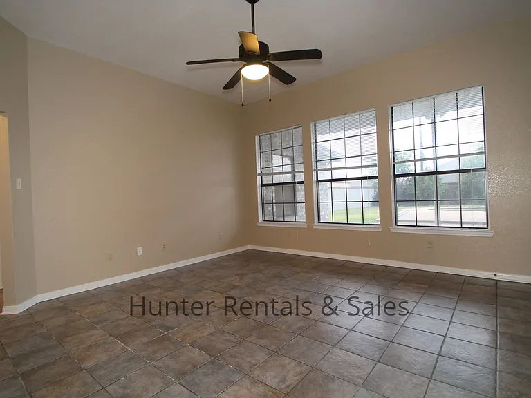 1012 Windy Hill Rd — Photo 13