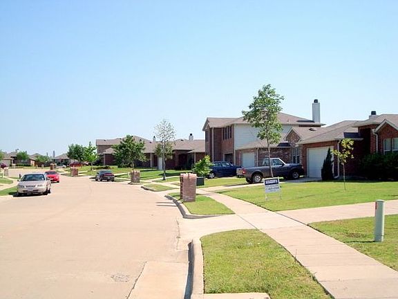 4th image of 2632 Mariners Dr