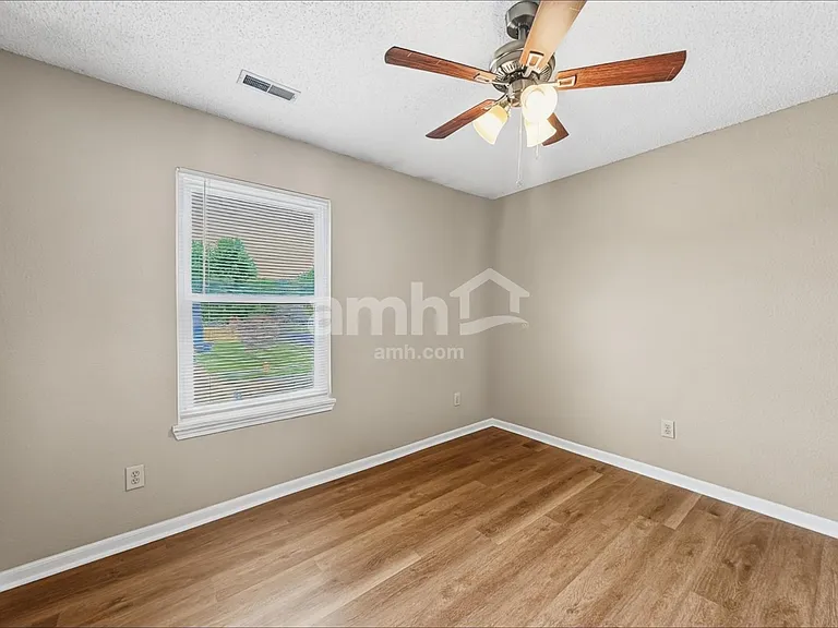 10240 Draycott Ave — Photo 15