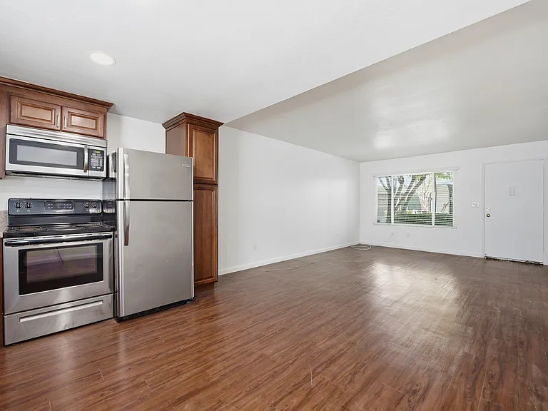 1846 Oliver Ave #2 — Photo 3