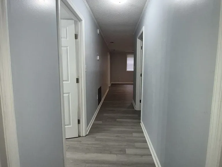 111 Becky St — Photo 11