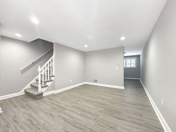 2nd image of 4914 Greencrest Rd