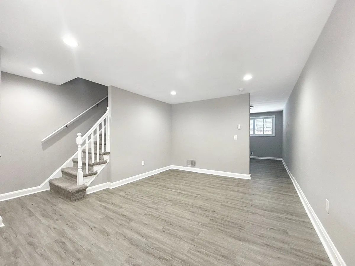 Building Photo - 4914 Greencrest Rd