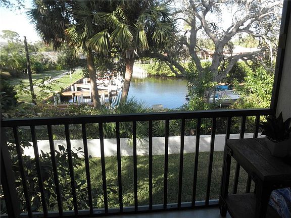 2nd image of 1600 NE Dixie Hwy APT 15-201