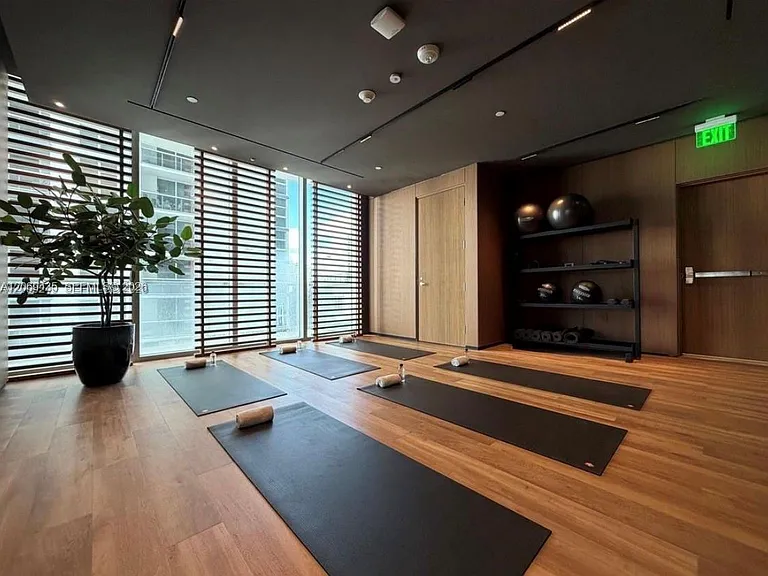 1400 Biscayne Blvd #702 — Photo 32