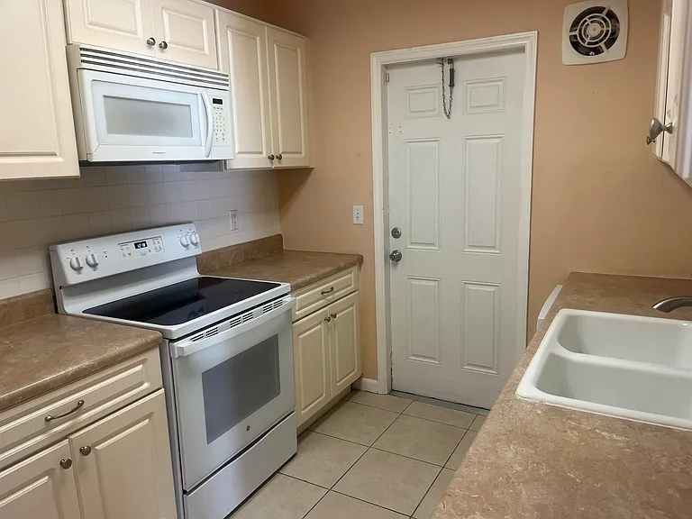 327 Ocean Breeze Dr #1 — Photo 10