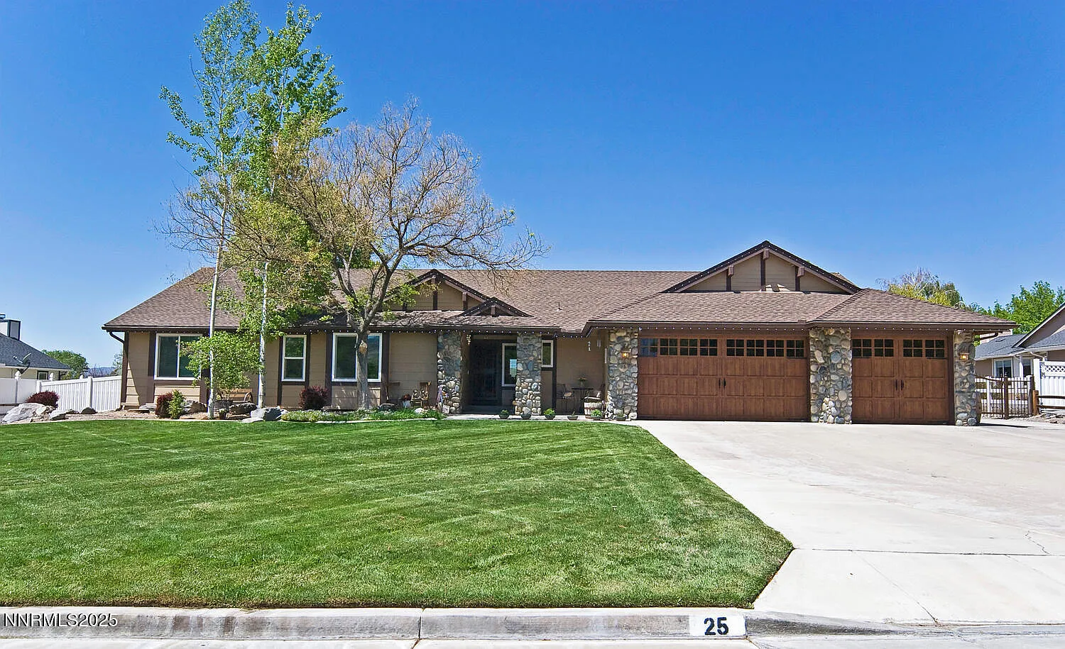 25 Martell Pl photo 1